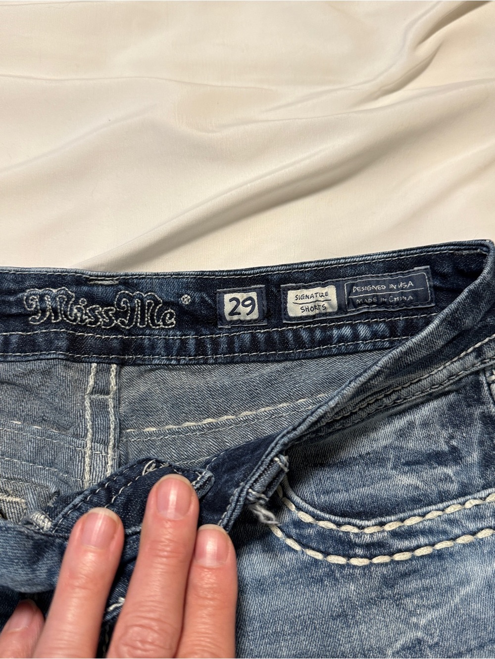 Miss Me Signature Denim Cutoff Shorts Size 29 Distressed - Picture 3 of 8